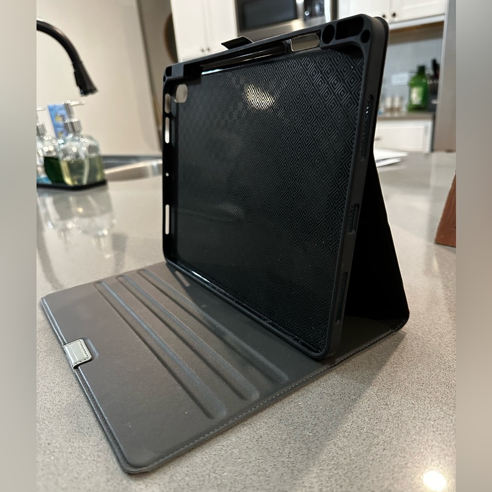 iPad Air (4th generation) adjustable case